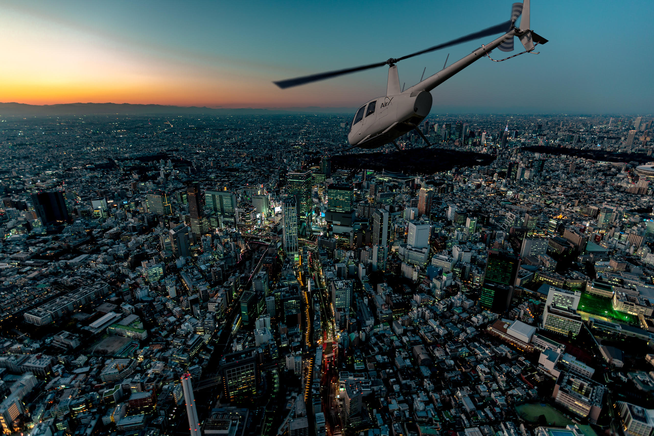 21年最新版 東京の空をヘリコプターで遊覧する方法 格安価格やプランまとめ ヘリコプター情報メディア Airos Heliday By Airx